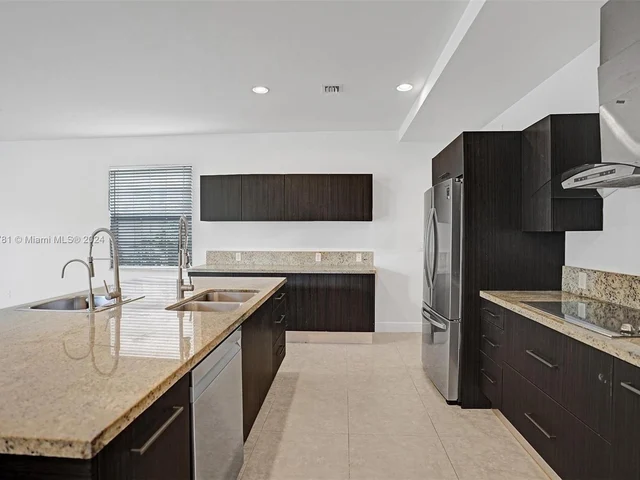 3547 Forest View Cir # 0, Dania Beach FL 33312