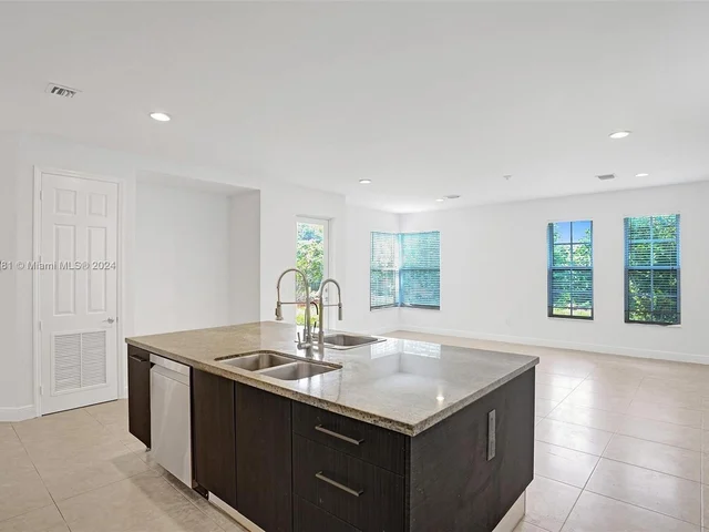 3547 Forest View Cir # 0, Dania Beach FL 33312