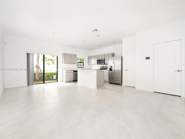 1110 SW 7th Ct, Florida City FL 33034