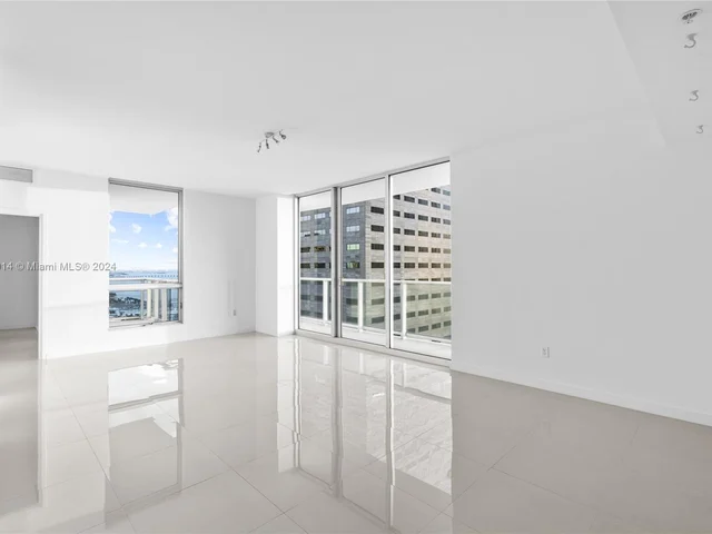 300 S Biscayne Blvd # 2616, Miami FL 33131