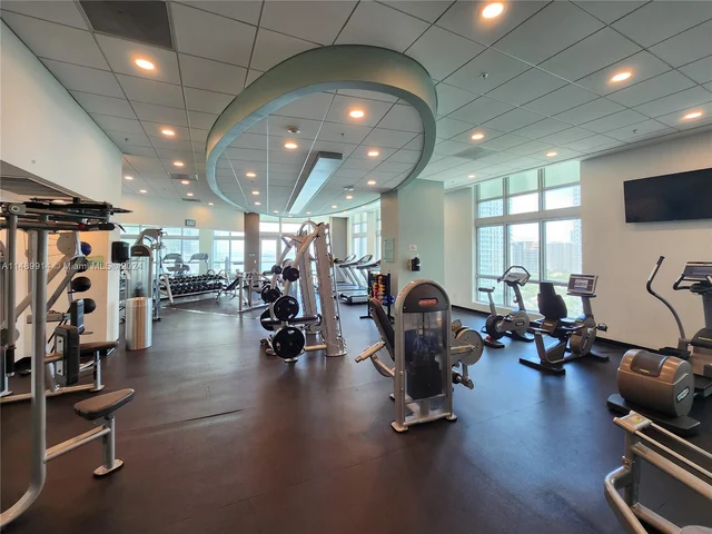 300 S Biscayne Blvd # 2616, Miami FL 33131