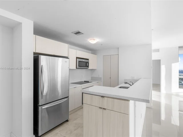 300 S Biscayne Blvd # 2616, Miami FL 33131