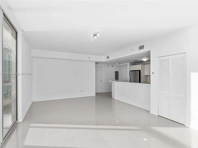 300 S Biscayne Blvd # 2616, Miami FL 33131