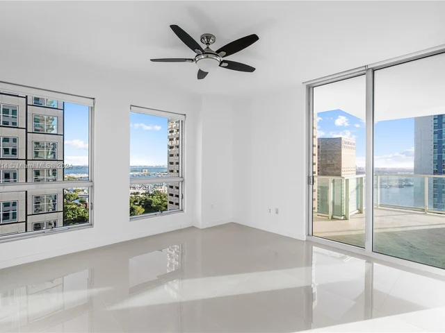 300 S Biscayne Blvd # 2616, Miami FL 33131