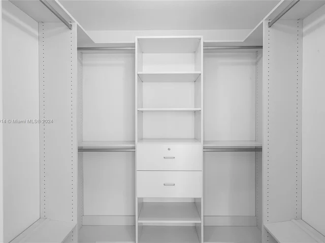 300 S Biscayne Blvd # 2616, Miami FL 33131