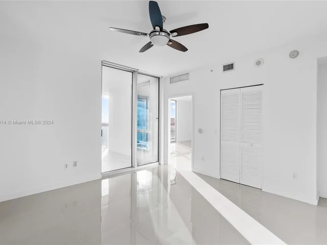 300 S Biscayne Blvd # 2616, Miami FL 33131