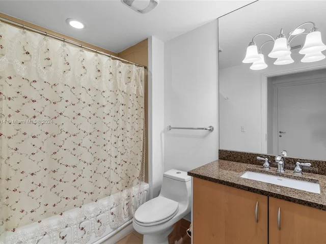 300 S Biscayne Blvd # 2616, Miami FL 33131