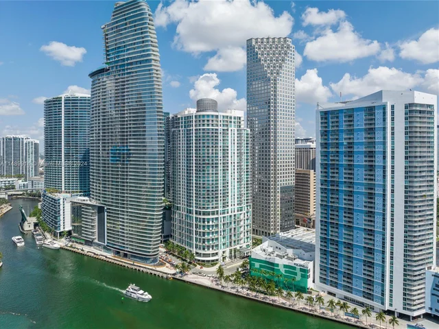 300 S Biscayne Blvd # 2616, Miami FL 33131