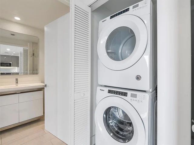 2000 METROPICA WAY # 506, Sunrise FL 33323