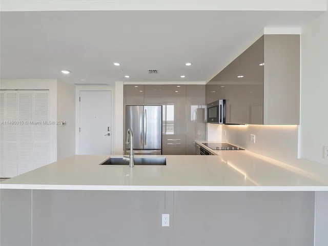 2000 METROPICA WAY # 506, Sunrise FL 33323