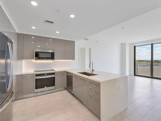 2000 METROPICA WAY # 506, Sunrise FL 33323