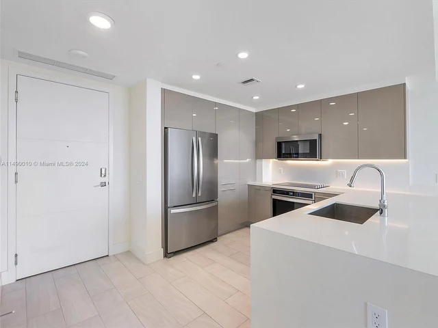 2000 METROPICA WAY # 506, Sunrise FL 33323