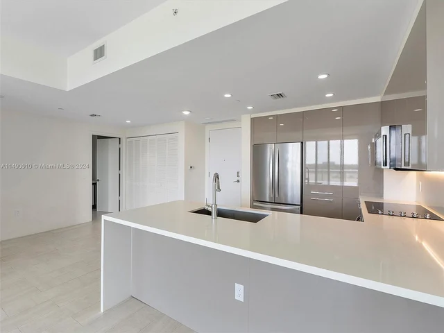 2000 METROPICA WAY # 506, Sunrise FL 33323