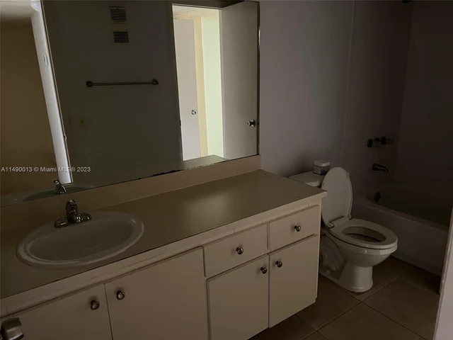 10900 SW 104th St # 103, Miami FL 33176