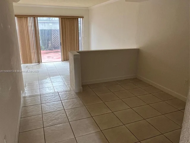 10900 SW 104th St # 103, Miami FL 33176