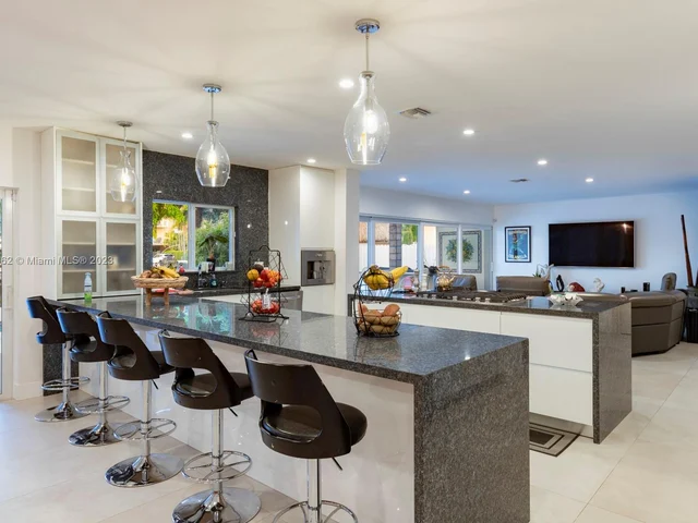 2225 Arch Creek Dr, North Miami FL 33181