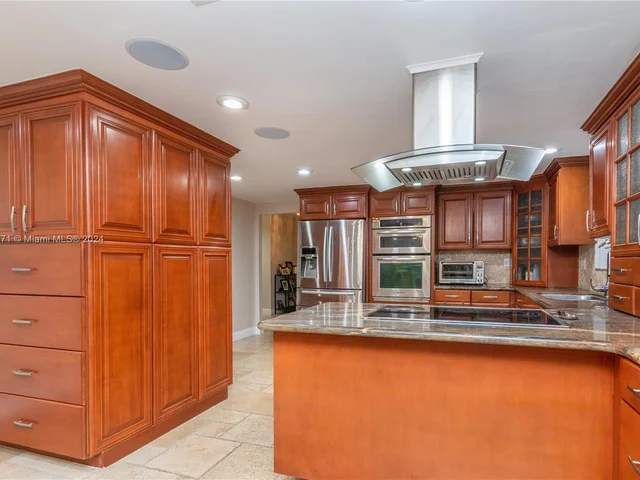 2780 NE 183rd St # 117, Aventura FL 33160