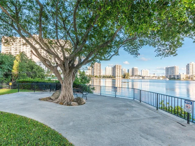 2780 NE 183rd St # 117, Aventura FL 33160