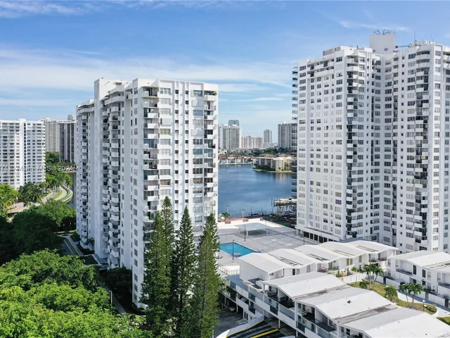 2780 NE 183rd St # 117, Aventura FL 33160