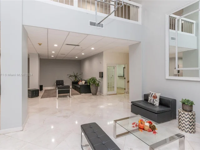 2780 NE 183rd St # 117, Aventura FL 33160