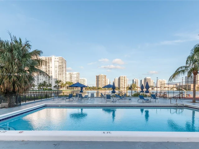 2780 NE 183rd St # 117, Aventura FL 33160