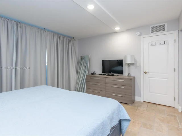 2780 NE 183rd St # 117, Aventura FL 33160