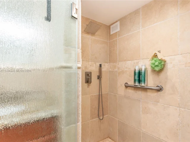 2780 NE 183rd St # 117, Aventura FL 33160