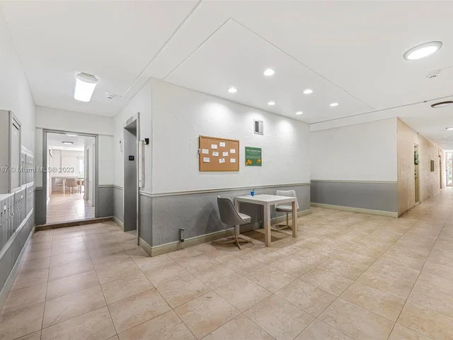 7900 Camino Cir # 310, Miami FL 33143