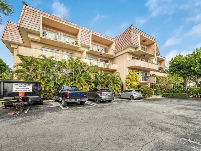 7900 Camino Cir # 310, Miami FL 33143