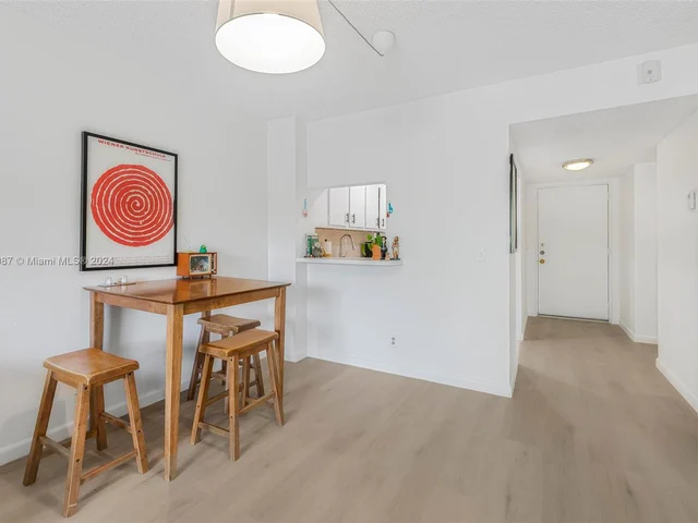 7900 Camino Cir # 310, Miami FL 33143