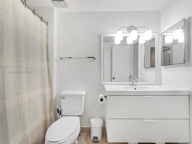 7900 Camino Cir # 310, Miami FL 33143