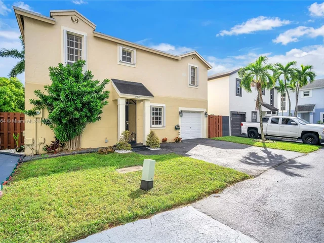 9219 SW 147th Ct, Miami FL 33196