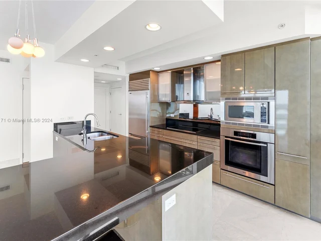 3801 Collins Ave # 706, Miami Beach FL 33140