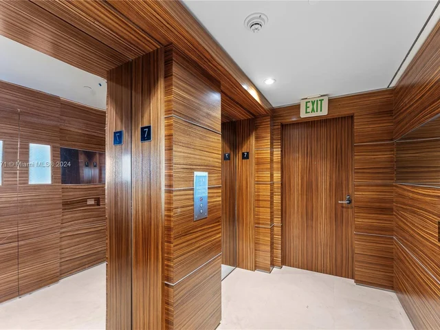 3801 Collins Ave # 706, Miami Beach FL 33140