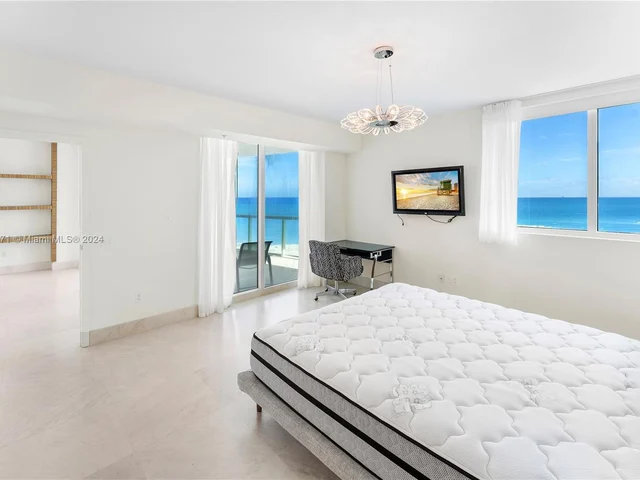 3801 Collins Ave # 706, Miami Beach FL 33140