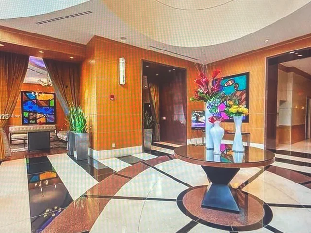 253 NE 2nd St # 608, Miami FL 33132