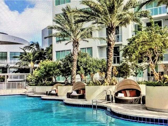 253 NE 2nd St # 608, Miami FL 33132