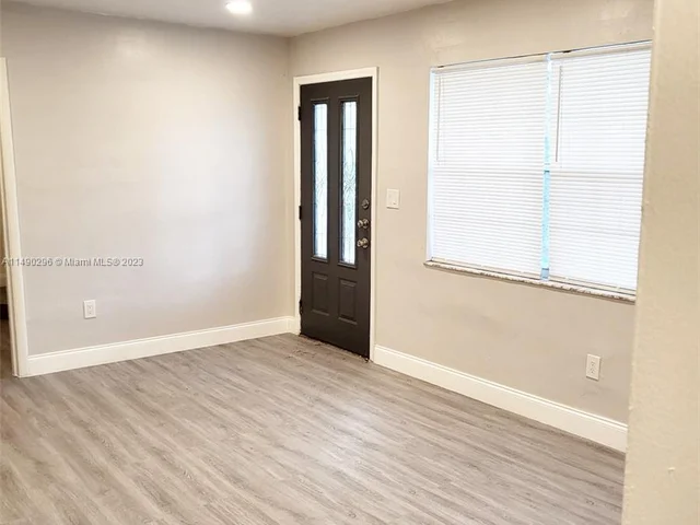 7070 Tyler St, Hollywood FL 33024