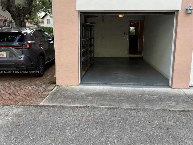 481 Menendez Ave # 9, Coral Gables FL 33146