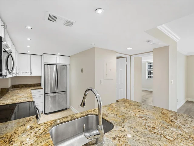 770 Claughton Island Dr # 1703, Miami FL 33131