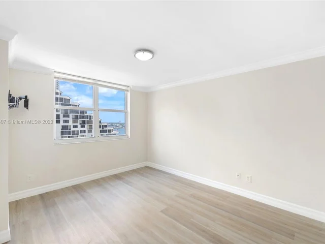 770 Claughton Island Dr # 1703, Miami FL 33131