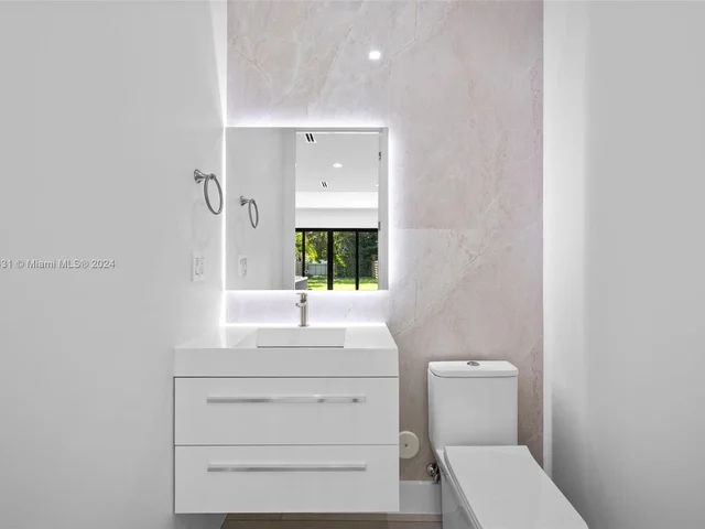 8914 SW 25th St, Miami FL 33165