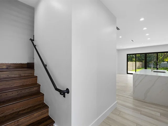 8914 SW 25th St, Miami FL 33165