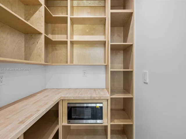 8914 SW 25th St, Miami FL 33165