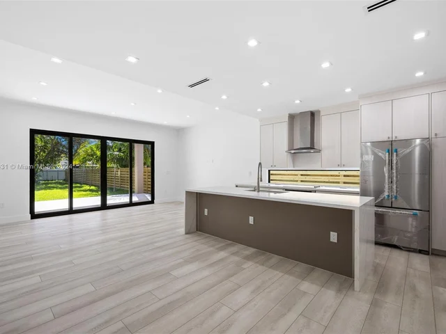 8914 SW 25th St, Miami FL 33165