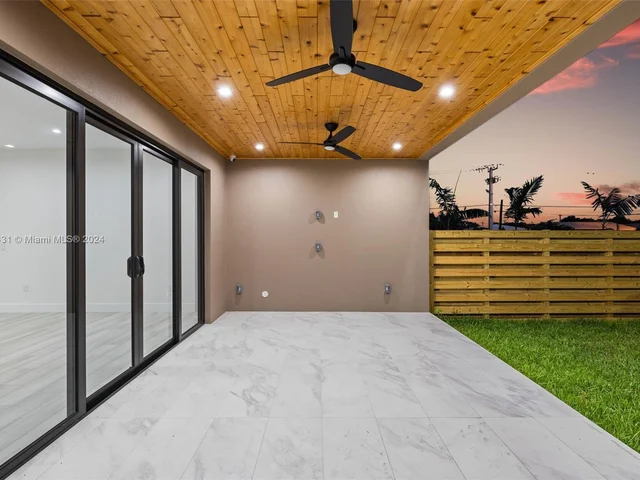 8914 SW 25th St, Miami FL 33165