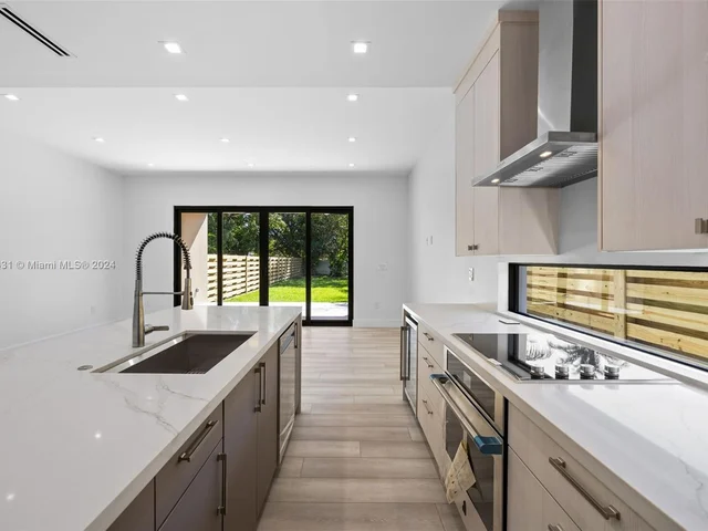 8914 SW 25th St, Miami FL 33165