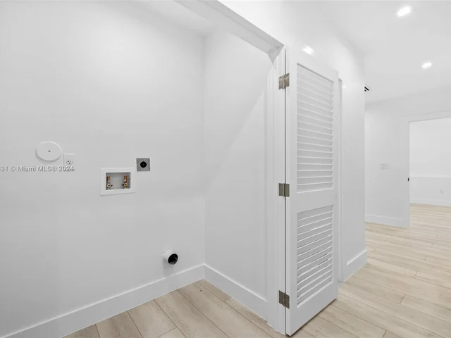 8914 SW 25th St, Miami FL 33165