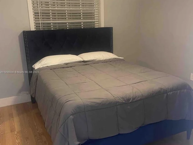 2430 Nassau Dr, Miramar FL 33023