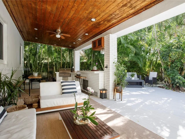 130 SW 24th Rd, Miami FL 33129